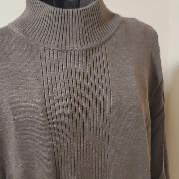 Dress Barn brown sweater size 14/16 - Picture 2 of 7